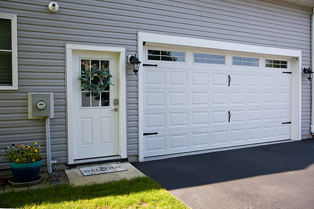 24/7 Emergency Garage Door Panel Replacement experts in University Park, NM
